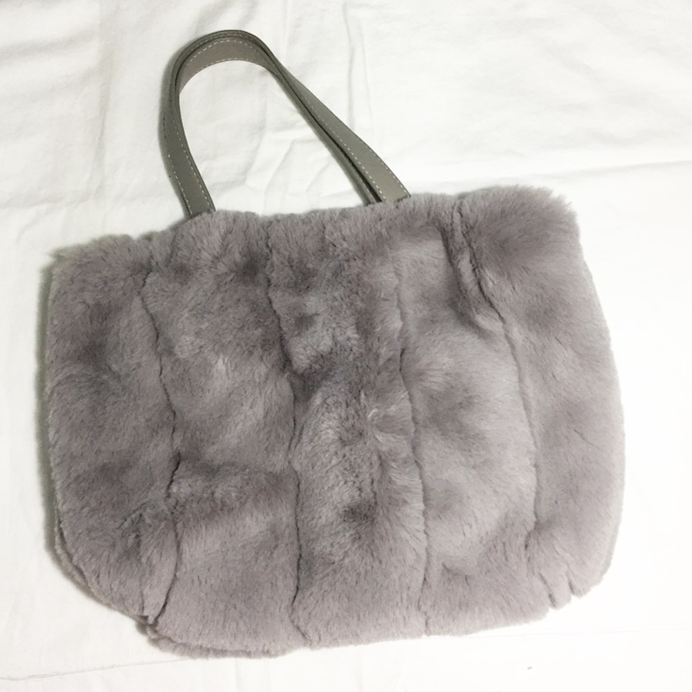 FAUX FUR GREY HAND BAG